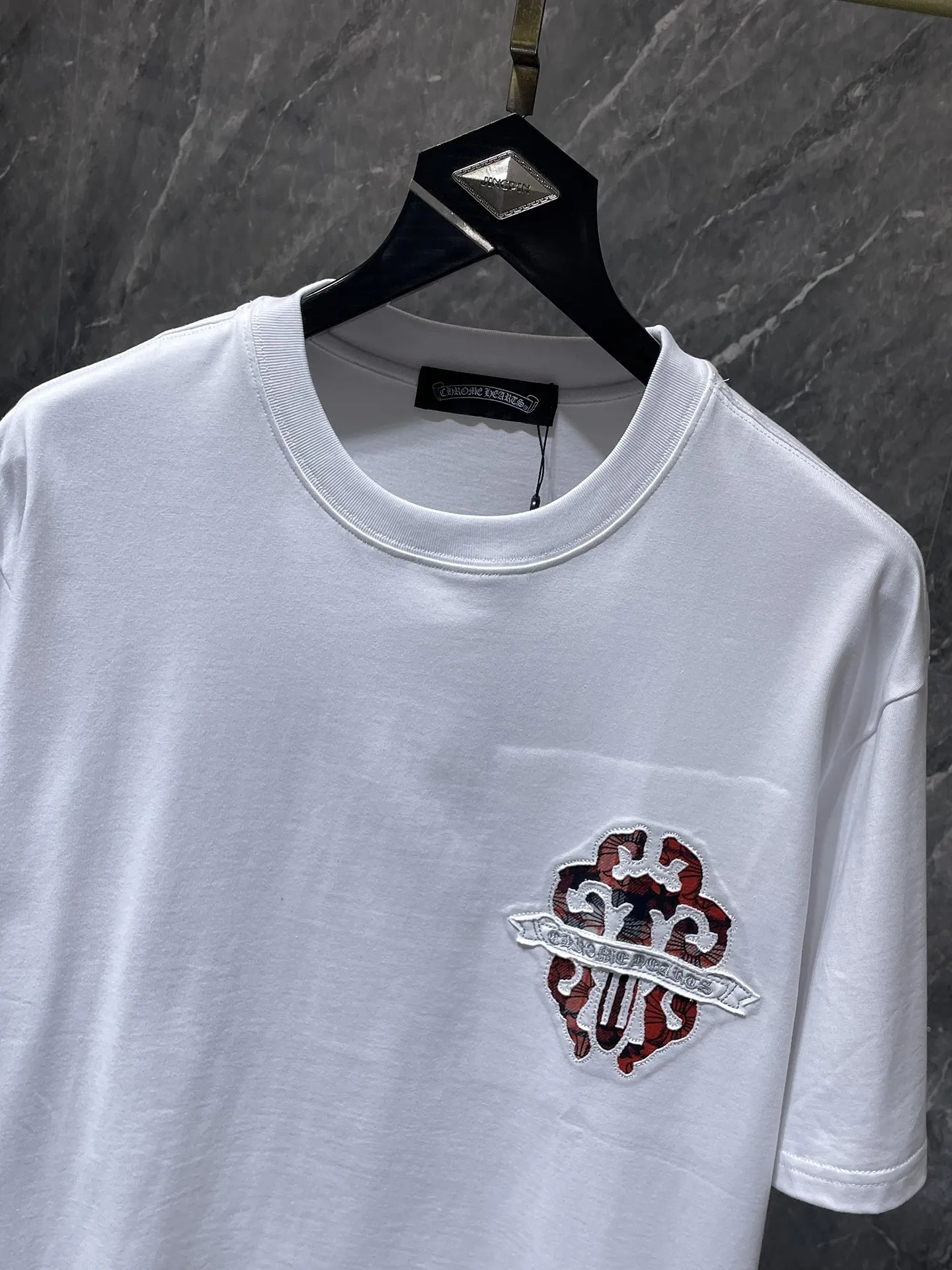 P170 new Chrome Hearts 25ss high version for summer! High-weight, environmentally friendly, high-quality top-quality fabric 260g~285g Krobajian Heavy Industry hand-applied embroidered short-sleeved heavy industry embroidery! ! ! Tens of thousands of needles! ! Counter synchronized replica version 1:1 Recommended colors: black white